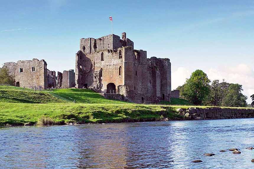 Cumbria Guide | Cumbrian Castles: Brougham Castle | Cumbria Guide