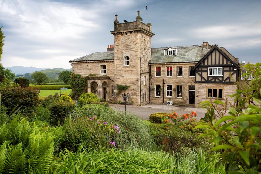 Hundith Hill – The picture perfect wedding venue