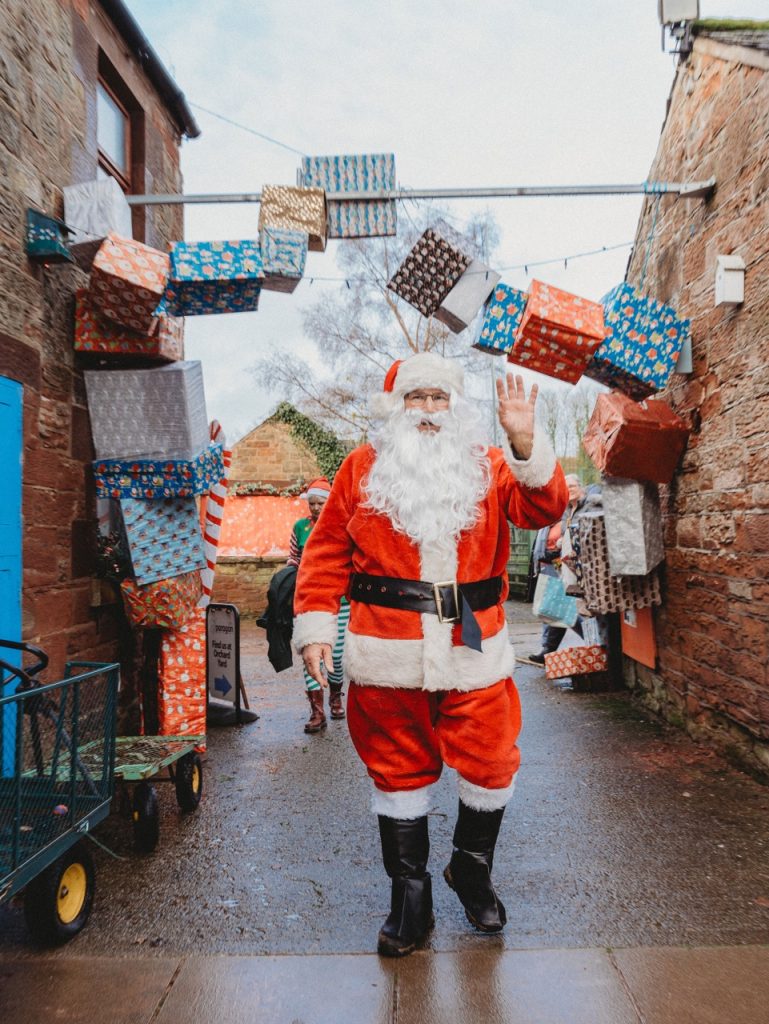 ristmas Market raises over £7000 for Oak Tree!