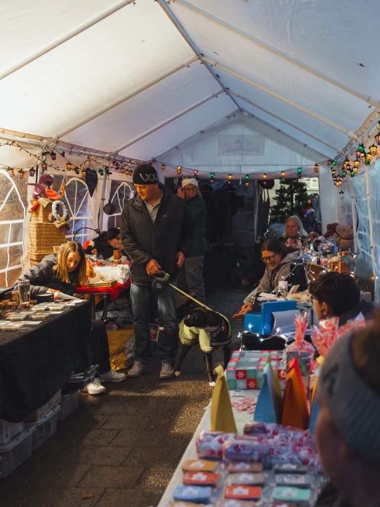ristmas Market raises over £7000 for Oak Tree!