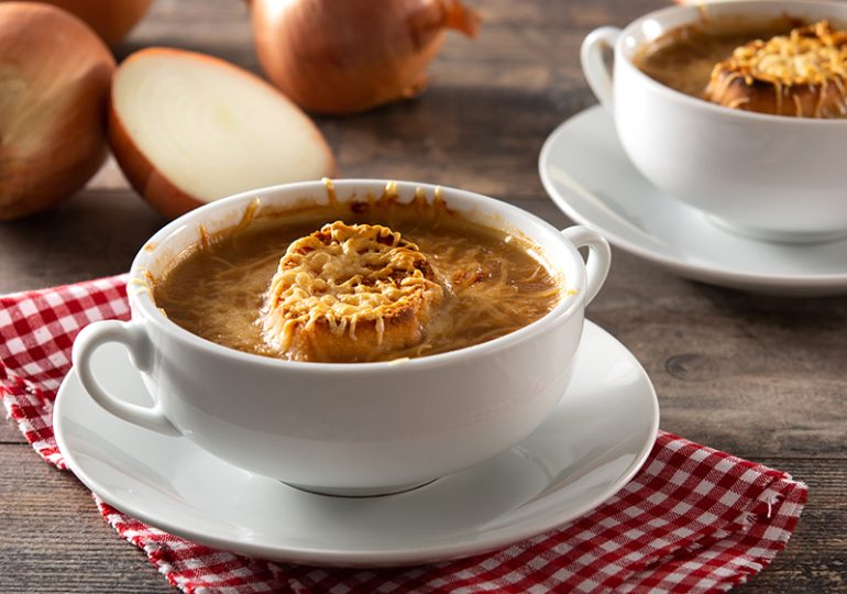 Cider & onion soup with cheese & apple toasts