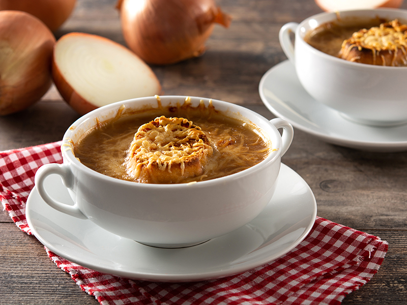 Cider & onion soup with cheese & apple toasts